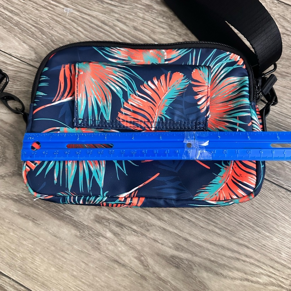 🌴 NWT The Front Pocket Crossbody – Tropical Navy (4-in-1 Convertible Bag) 🌴 - Picture 10 of 16